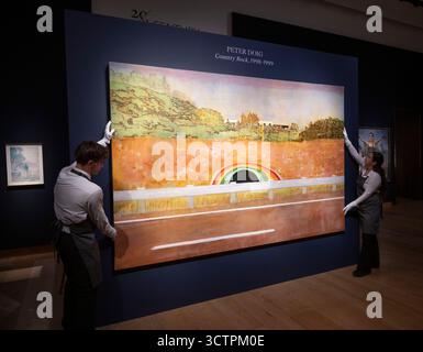 Christie's, London, Großbritannien. Oktober 2025. Der 20./21. Jahrhundert London Evening Sale findet am 15. Oktober statt. Zu den Höhepunkten zählen: Peter Doig (* 1959), Country Rock, 1998-99, geschätzte £ 7.000.000 - 10.000.000. Quelle: Malcolm Park/Alamy Live News Stockfoto