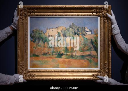 Christie's, London, Großbritannien. Oktober 2025. Der 20./21. Jahrhundert London Evening Sale findet am 15. Oktober statt. Zu den Höhepunkten zählen: Paul Cezanne, Maison de Bellevue et pigonnier, ca. 1890, geschätzte £ 4.000.000 - 6.000.000. Quelle: Malcolm Park/Alamy Live News Stockfoto