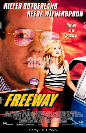 Freeway (1996) unter der Regie von Matthew Bright mit Reese Witherspoon, Kiefer Sutherland und Brooke Shields. Eine gewalttätige moderne Nacherzählung von Rotkäppchen mit dunklem Humor und sozialer Satire. Foto eines Original-Posters aus dem Jahr 1996 (USA), das NUR FÜR REDAKTIONELLE ZWECKE VERWENDET WIRD. Foto: BFA / Republic Pictures Stockfoto