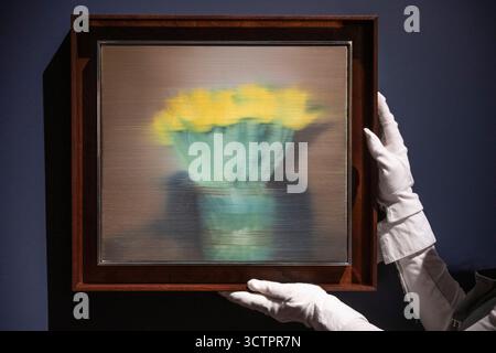 Christie's, London, Großbritannien. Oktober 2025. Der 20./21. Jahrhundert London Evening Sale findet am 15. Oktober statt. Zu den Höhepunkten zählen: Gerhard Richter (B. 1932), Tulpen (Tulpen), 1995, geschätzte £ 3.000.000 - 5.000.000. Quelle: Malcolm Park/Alamy Live News Stockfoto