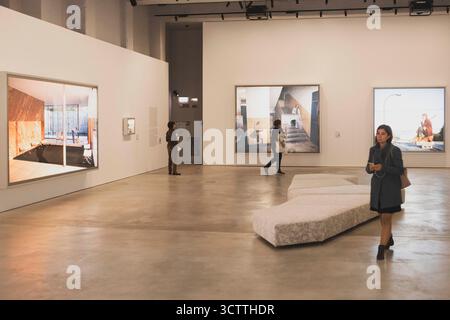 Torino, Italien. Oktober 2025. Anteprima stampa della mostra'Jeff Wall. Photos' Presso le Gallerie d'Italia. Torino, Italia - Mercoledì, 8 Ottobre 2025 - Cronaca - ( Foto Andrea Alfano/LaPresse ) Pressevorschau von "Jeff Wall". Fotoausstellung in der Gallerie d'Italia. Turin, Italien - Mittwoch, 8. Oktober 2025 - News - ( Foto Andrea Alfano/LaPresse ) Credit: LaPresse/Alamy Live News Stockfoto