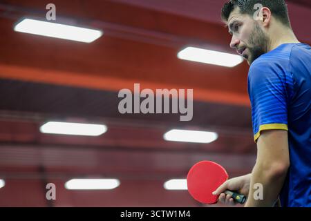 Düsseldorf, Deutschland. Oktober 2025. Tischtennis: Medientag, deutsche Tischtennismannschaft für die MannschaftsEuropameisterschaft, deutsches Tischtenniszentrum: Patrick Franziska beim Training. Quelle: Rolf Vennenbernd/dpa/Alamy Live News Stockfoto