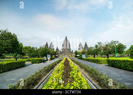 Prambanan Tempelkomplex in Yogyakarta, Indonesien. Prambanan ist ein hinduistischer Tempelkomplex aus dem 9. Jahrhundert und gehört zum UNESCO-Weltkulturerbe Stockfoto