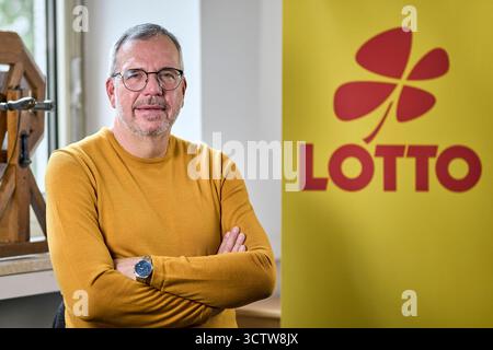 Berlin, Deutschland. Oktober 2025. Gewinnerberater Lutz Trabalski im Interview mit der Deutschen Presse-Agentur. Quelle: Michael UKAS/dpa/Alamy Live News Stockfoto
