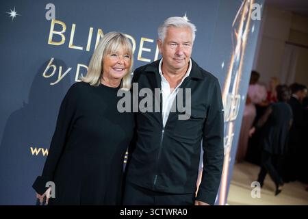Berlin, Deutschland. Oktober 2025. Klaus Wowereit, ehemaliger Bürgermeister von Berlin, besucht die Premiere der neuen Show „Blinded by Delight“ im Friedrichstadt-Palast. Quelle: Christophe Gateau/dpa/Alamy Live News Stockfoto