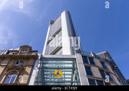 Frankfurt, Deutschland - 11. April 2025: Hauptsitz der Commerzbank Frankfurt im Commerzbank Tower Deutschlands höchstem Wolkenkratzer in Frankfurt. Stockfoto