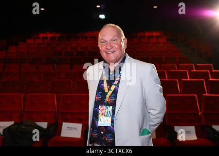 8. Oktober 2025, Innsbruck, Tirol, Österreich: Der britische Fernsehproduzent und BAFTA-Gewinner NIGEL POPE posiert während der Eröffnungsnacht des 24. Innsbrucker Filmfestivals in Österreich (Credit Image: © Mickael Chavet/ZUMA Press Wire) NUR REDAKTIONELLE VERWENDUNG! Nicht für kommerzielle ZWECKE! Stockfoto