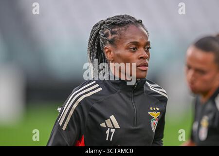 Turin, Italien. Oktober 2025. Diana Silva aus Benfica wurde während des Spiels der UEFA Women's Champions League 2025/26 zwischen Juventus FC und SL Benfica im Juventus Stadion gesehen. Endpunktzahl: Juventus 2:1 Benfica. Quelle: SOPA Images Limited/Alamy Live News Stockfoto