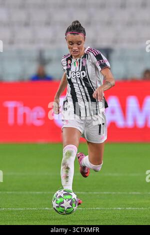 Turin, Italien. Oktober 2025. Barbara Bonansea wurde während des Spiels der UEFA Women's Champions League 2025/26 zwischen Juventus FC und SL Benfica im Juventus Stadion gesehen. Endpunktzahl: Juventus 2:1 Benfica. Quelle: SOPA Images Limited/Alamy Live News Stockfoto