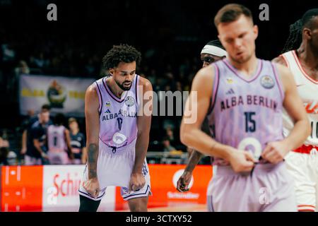 Berlin, Deutschland. Oktober 2025. Berlin, 7. Oktober 2025 Norris Agbakoko (#17 - ALBA Berlin) während des Basketball Champions League-Spiels zwischen Alba Berlin und Elan Chalon in der Uber Arena in Berlin. (Gabor Baumgarten/SPP) Credit: SPP Sport Press Photo. /Alamy Live News Stockfoto