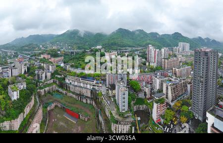 Luftaufnahmen des Chaotianmen Piers der Dongshuimen Yangtze River Bridge im Yuzhong District, Stadt Chongqing Stockfoto