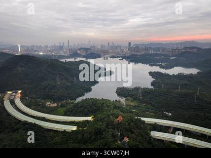 Luftaufnahmen des Shenzhen Reservoir Xianhu Botanical Garden im Bezirk Luohu, Stadt Shenzhen, Provinz Guangdong Stockfoto