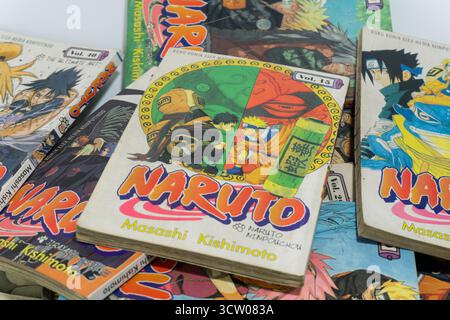 Kalimantan Selatan, Indonesien, 10 26 2023: Stack of Naruto Manga or Japanese Comic Collections Stockfoto