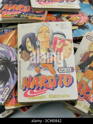 Kalimantan Selatan, Indonesien, 10 26 2023: Stack of Naruto Manga or Japanese Comic Collections Stockfoto