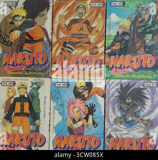 Kalimantan Selatan, Indonesien, 10 26 2023: Naruto Manga oder japanische Comic-Sammlung. Nebeneinander angeordnet Stockfoto