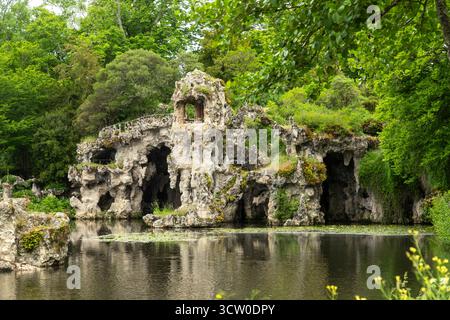 Frankreich, Gironde, Blanquefort, Parc de Majolan, Majolan Park, beschriftet mit bemerkenswerter Garten, künstliche Höhle // Frankreich, Gironde (33), Blanquefort, Parc de Stockfoto
