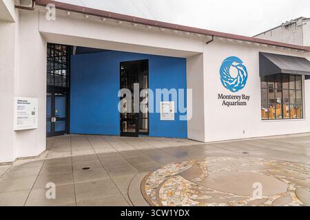 Monterey, CA, USA – 24. September 2025: Außenansicht des Monterey Bay Aquariums in Monterey, CA. Stockfoto