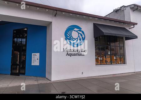 Monterey, CA, USA – 24. September 2025: Außenansicht des Monterey Bay Aquariums in Monterey, CA. Stockfoto
