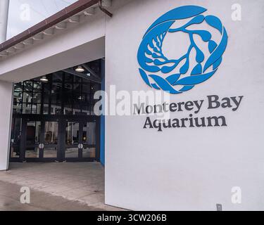 Monterey, CA, USA – 24. September 2025: Außenansicht des Monterey Bay Aquariums in Monterey, CA. Stockfoto