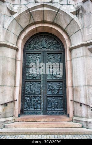 Haupteingang zur Kathedrale von Oslo am Karl Johans Tor im Zentrum von Oslo, Norwegen, Nordeuropa Stockfoto
