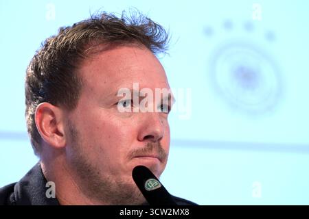 Herzogenaurach, Deutschland. Oktober 2025. Fußball: Nationalmannschaft, WM-Qualifikation, vor dem Spiel gegen Luxemburg (10.10.) beantwortet Nationaltrainer Julian Nagelsmann Fragen von Journalisten. Quelle: Federico Gambarini/dpa/Alamy Live News Stockfoto