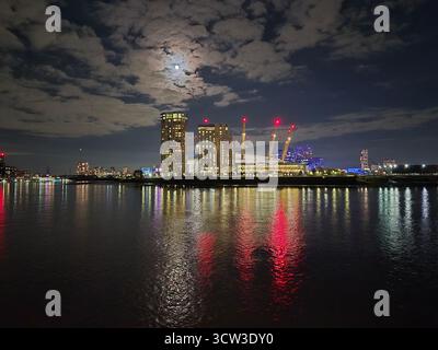 o2 (Millennium Dome) beleuchtet bei Nacht, London Stockfoto