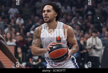 Efes' Shane larkin während des Euroleague Basketballspiels zwischen Partizan Belgrad und Anadolu Efes Istanbul am 9. Oktober. 2025. In Belgrad, Serbien. (Foto: Pedja Milosavljevic/STARSPORT ©) Stockfoto