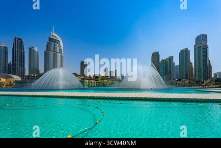 Dubai, VAE - 4. Oktober 2025: Zentrum von Dubai im Burj Khalifa. Stockfoto
