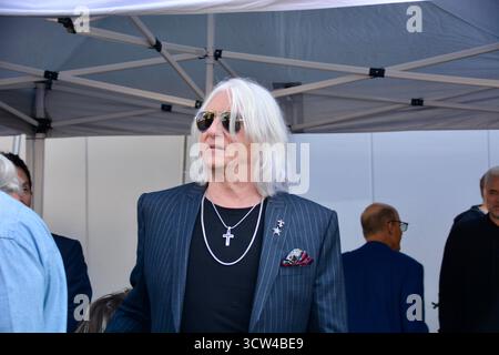 Joe Elliott bei der Hollywood Walk of Fame-Star-Zeremonie von DEF Leppard am 9. Oktober 2025 in der Vine Street vor dem Capitol Records Gebäude in Los Angeles, Kalifornien. Stockfoto
