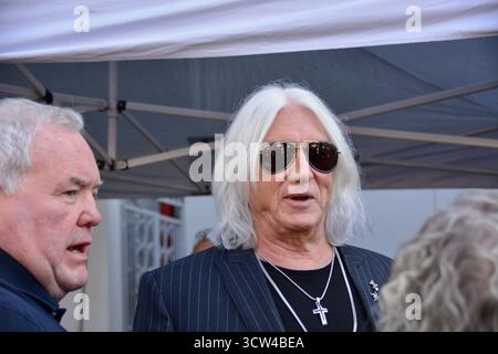 Joe Elliott bei der Hollywood Walk of Fame-Star-Zeremonie von DEF Leppard am 9. Oktober 2025 in der Vine Street vor dem Capitol Records Gebäude in Los Angeles, Kalifornien. Stockfoto