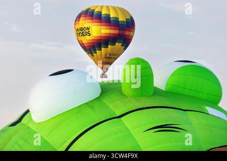 Albuquerque, USA. Oktober 2025 das Special Shapes Rodeo findet beim 53. Albuquerque Balloon Festival in Albuquerque, USA statt. Quelle: Mark Passmore/ Alamy Live News Stockfoto