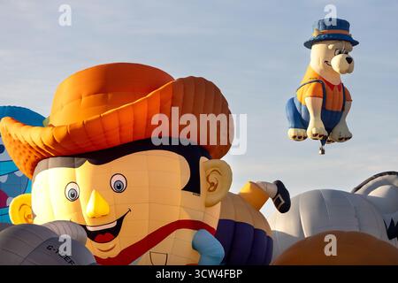 Albuquerque, USA. Oktober 2025 das Special Shapes Rodeo findet beim 53. Albuquerque Balloon Festival in Albuquerque, USA statt. Quelle: Mark Passmore/ Alamy Live News Stockfoto