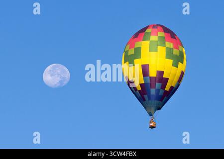 Albuquerque, USA. Oktober 2025 das Special Shapes Rodeo findet beim 53. Albuquerque Balloon Festival in Albuquerque, USA statt. Quelle: Mark Passmore/ Alamy Live News Stockfoto