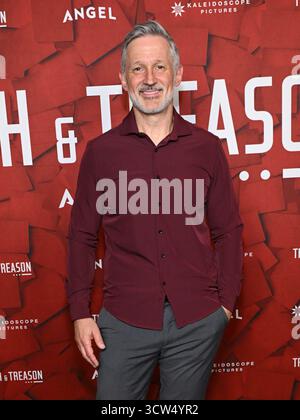 Los Angeles, USA. Oktober 2025. Matt Whitaker kam am 9. Oktober 2025 in Los Angeles, CA. © LISA OConnor/AFF-USA.com Credit: AFF/Alamy Live News zu „Truth & Verrat“ Special Screening bei AMC The Grove Stockfoto
