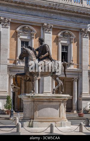 Reiterstatue des Marcus Aurelius auf dem Kapitol, Piazza del Campidoglio, Rom, Italien Stockfoto