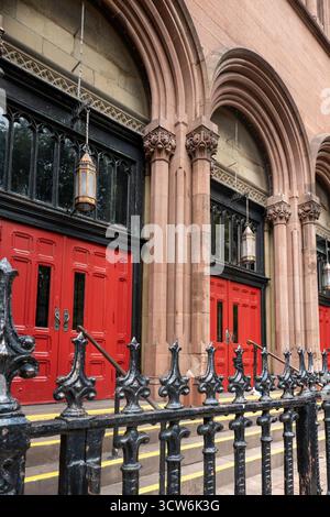 St. George's Episcopal Church befindet sich in der Rutherford PL 4. Am Stuyvesant Square, 2025, New York City, USA Stockfoto