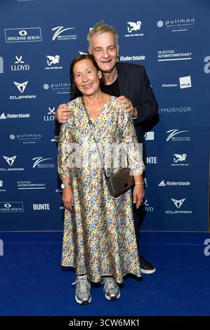 Heinrich Schafmeister mit Ehefrau Jutta Schafmeister bei der Verleihung des Deutschen Schauspielpreises 2025 im Hotel Pullman Berlin Schweizerhof. Berlin, 09.10.2025 *** Heinrich Schafmeister mit seiner Frau Jutta Schafmeister bei der Verleihung des Deutschen Schauspielpreises 2025 im Hotel Pullman Berlin Schweizerhof Berlin, 09 10 2025 Foto:XF.xKernx/xFuturexImagex schauspielrpreis 5091 Stockfoto