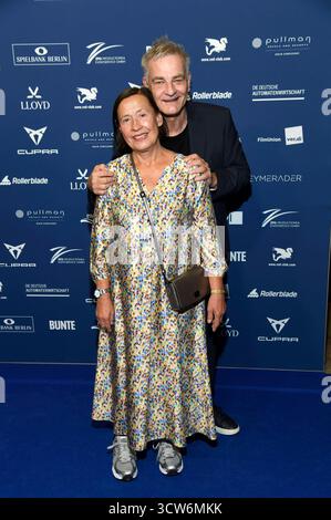 Heinrich Schafmeister mit Ehefrau Jutta Schafmeister bei der Verleihung des Deutschen Schauspielpreises 2025 im Hotel Pullman Berlin Schweizerhof. Berlin, 09.10.2025 *** Heinrich Schafmeister mit seiner Frau Jutta Schafmeister bei der Verleihung des Deutschen Schauspielpreises 2025 im Hotel Pullman Berlin Schweizerhof Berlin, 09 10 2025 Foto:XF.xKernx/xFuturexImagex schauspielrpreis 5092 Stockfoto