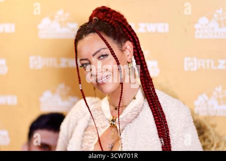 Influencerin Aline Jost bei der Premierenfeier von der Promihof von RTL2 auf dem Gertrudenhof. Hürth, 09.10.2025 NRW Deutschland Copyright: XChristophxHardtx Stockfoto
