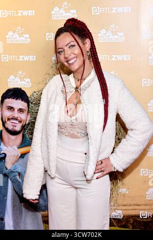 Influencerin Aline Jost bei der Premierenfeier von der Promihof von RTL2 auf dem Gertrudenhof. Hürth, 09.10.2025 NRW Deutschland *** Influencer Aline Jost bei der Premiere von RTL2s der Promihof im Gertrudenhof Hürth, 09 10 2025 NRW Deutschland Copyright: XChristophxHardtx Stockfoto
