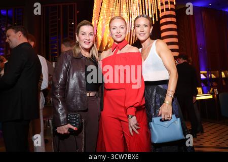 Deutscher Schauspielpreis 2025 Alexa Maria Surholt, Esther Roling und Wolke Hegenbarth Empfang / Preshow Preisverleihung Deutscher Schauspielpreis 2025 im Pullmann Berlin Schweizerhof Hotel Berlin *** Deutscher Schauspielpreis 2025 Alexa Maria Surholt, Esther Roling und Wolke Hegenbarth Empfang Preshow Preisverleihung Deutscher Schauspielpreis 2025 im Pullmann Berlin Schweizerhof Hotel Berlin Copyright: XEventpressxGabschx/xKochanx Stockfoto
