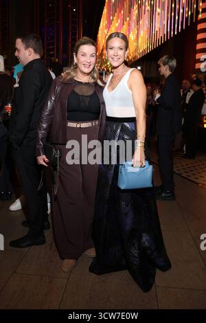 Deutscher Schauspielpreis 2025 Alexa Maria Surholt und Wolke Hegenbarth Empfang / Preshow Preisverleihung Deutscher Schauspielpreis 2025 im Pullmann Berlin Schweizerhof Hotel Berlin *** Deutscher Schauspielpreis 2025 Alexa Maria Surholt und Wolke Hegenbarth Empfang Preshow Preisverleihung Deutscher Schauspielpreis 2025 im Pullmann Berlin Schweizerhof Hotel Berlin Copyright: XEventpressxGabschx/xKochanx Stockfoto