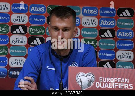 Tallin, Estland. Oktober 2025. Mattias Kait (Estland) Pressekonferenz vor dem Spiel während des Teams Italien - Pressekonferenz, Spiel der FIFA-Weltmeisterschaft in Tallin, Estland, 10. Oktober 2025 Credit: Independent Photo Agency/Alamy Live News Stockfoto