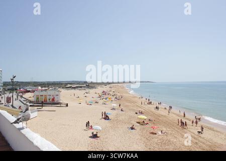 Armacao de Pera unterwegs, alleine spazieren an diesem wunderschönen Ort am Meer. Stockfoto