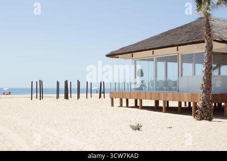 Armacao de Pera unterwegs, alleine spazieren an diesem wunderschönen Ort am Meer. Stockfoto