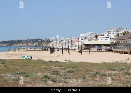 Armacao de Pera unterwegs, alleine spazieren an diesem wunderschönen Ort am Meer. Stockfoto