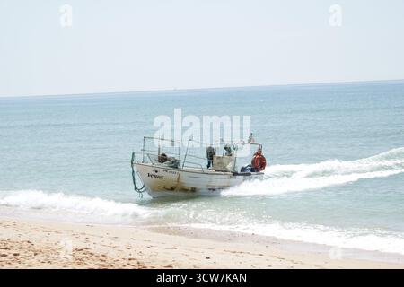 Armacao de Pera unterwegs, alleine spazieren an diesem wunderschönen Ort am Meer. Stockfoto