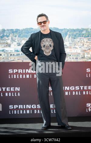 Rom, Italien. Oktober 2025. Scott Cooper nimmt an der Fotokonferenz „Springsteen: Deliver me from Nowhere“ im Hotel de La Ville in Rom Teil. Quelle: SOPA Images Limited/Alamy Live News Stockfoto