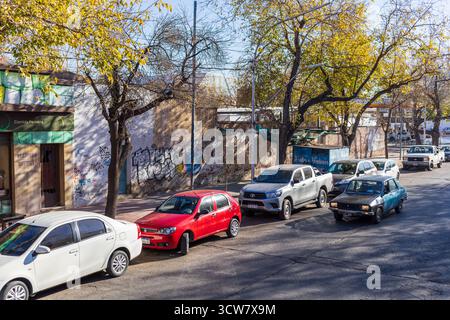Mendoza, Argentinien - 11. Juni 2022: Blick auf die Straßen der Stadt Mendoza. Argentinien Stockfoto