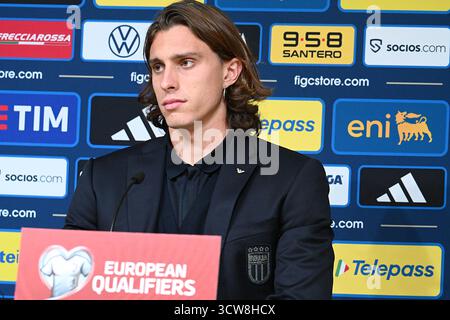 Tallin, Estland. Oktober 2025. Riccardo Calafiori Pressekonferenz Spiel Tag 1 während Team Estland - Pressekonferenz, FIFA-WM-Spiel in Tallin, Estland, 10. Oktober 2025 Credit: Independent Photo Agency/Alamy Live News Stockfoto